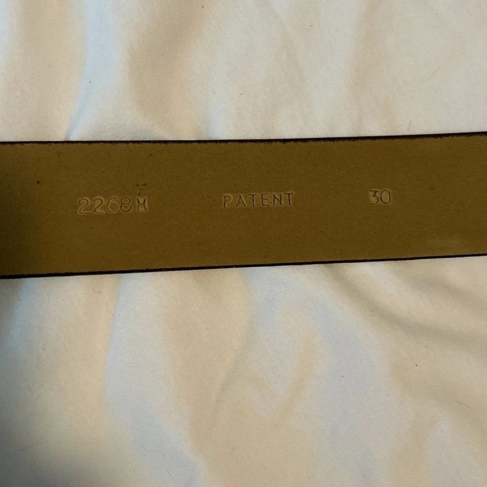 Vintage ladies brown patent leather belt gold buckle size small 30‎